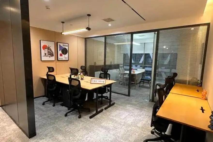 天下足球网移动客户端下载与离线缓存界面展示